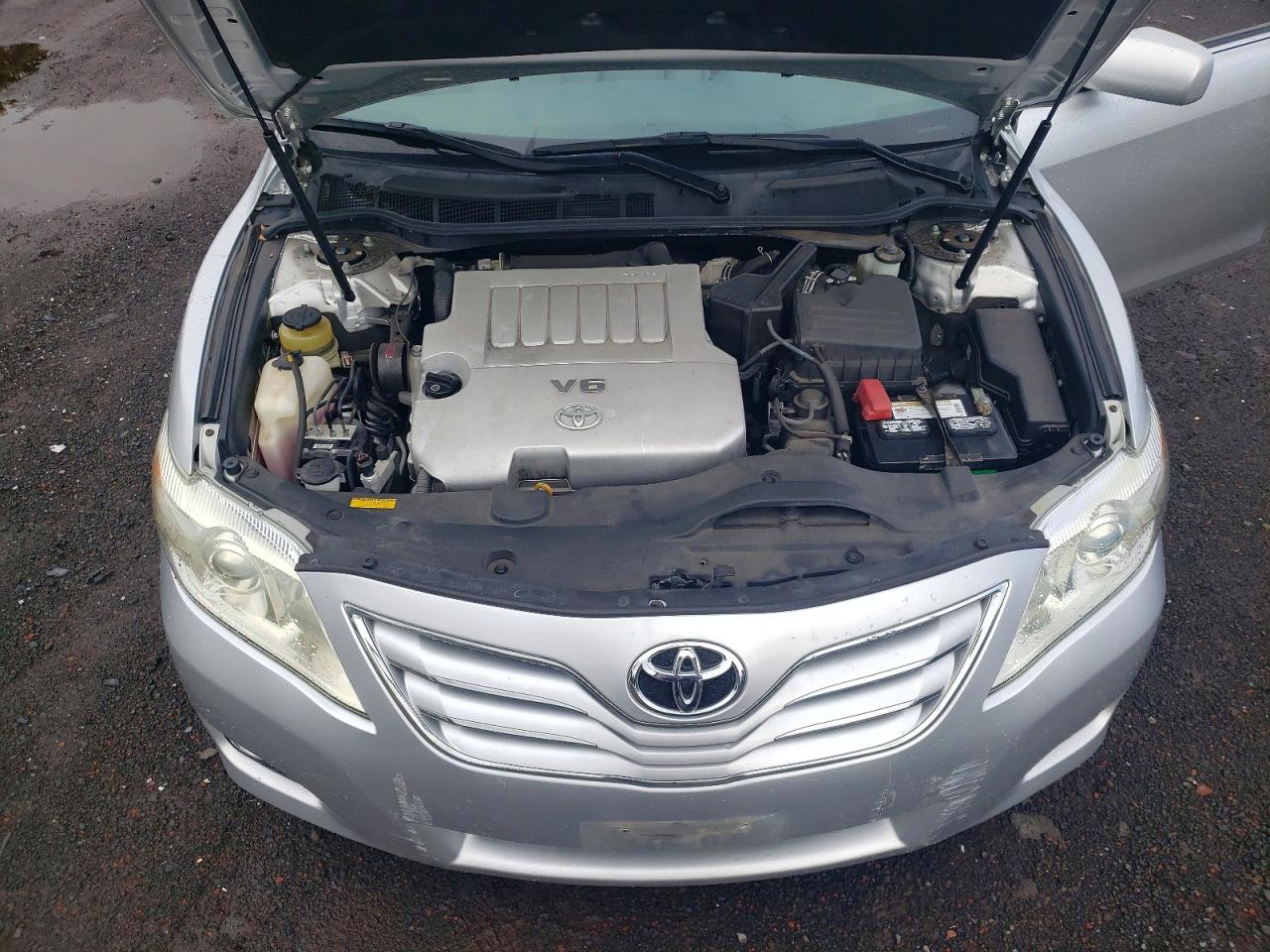 Toyota Camry Le V6