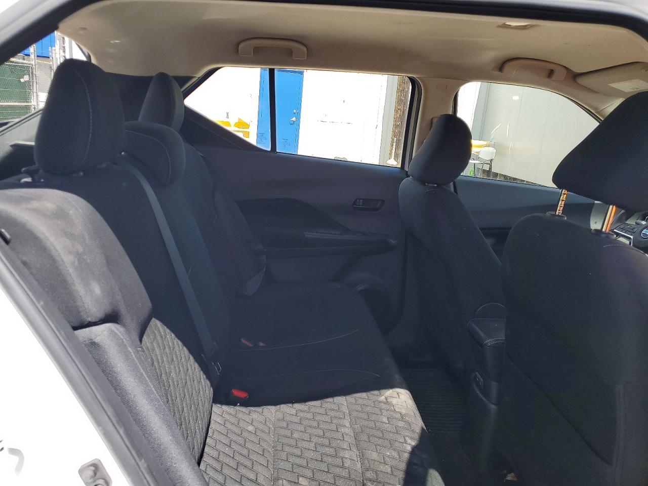 Nissan Kicks S