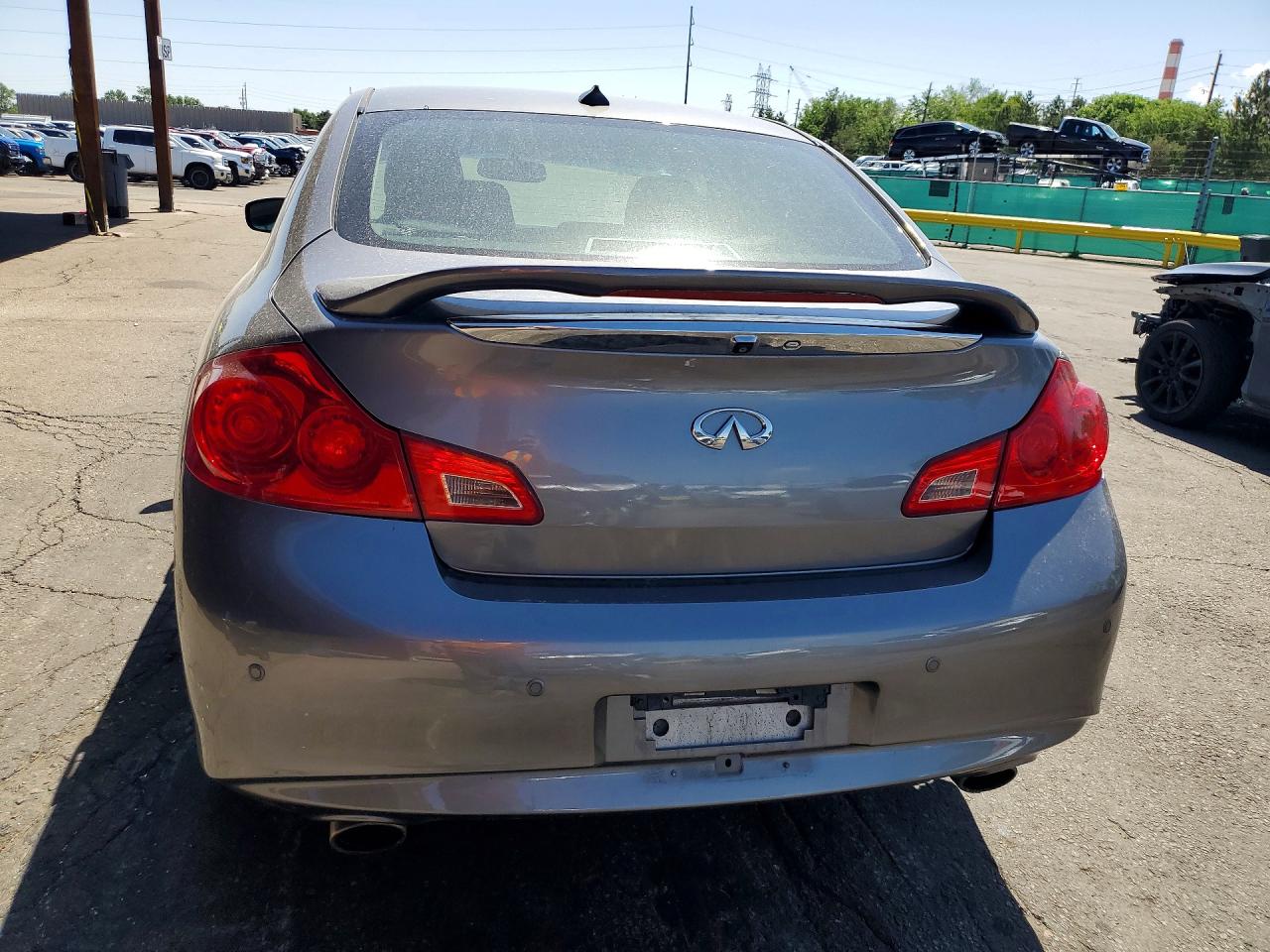 INFINITI G37 X