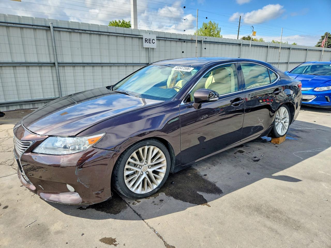 Salvage Lexus Es Image