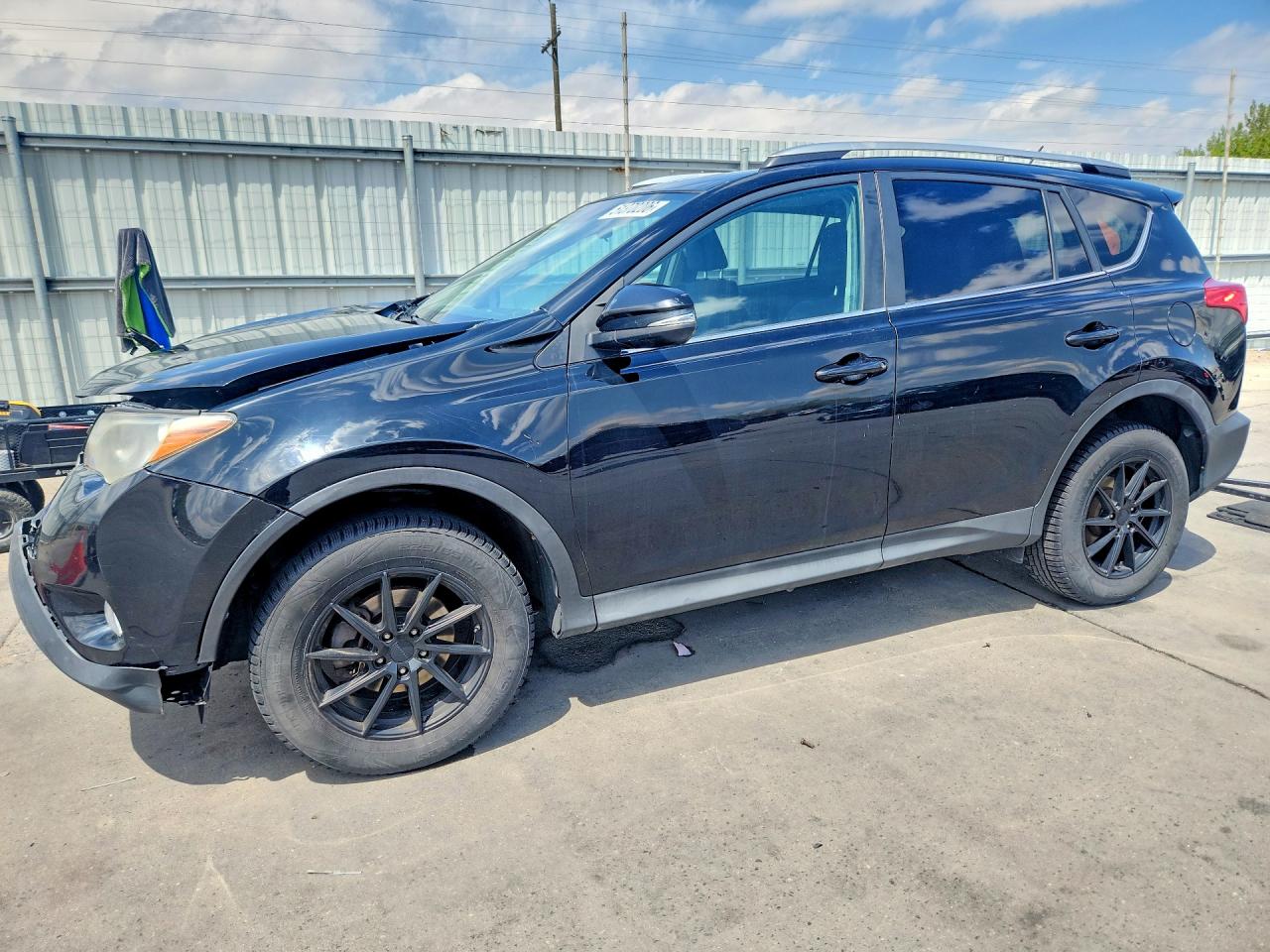 Salvage Toyota RAV4 Image