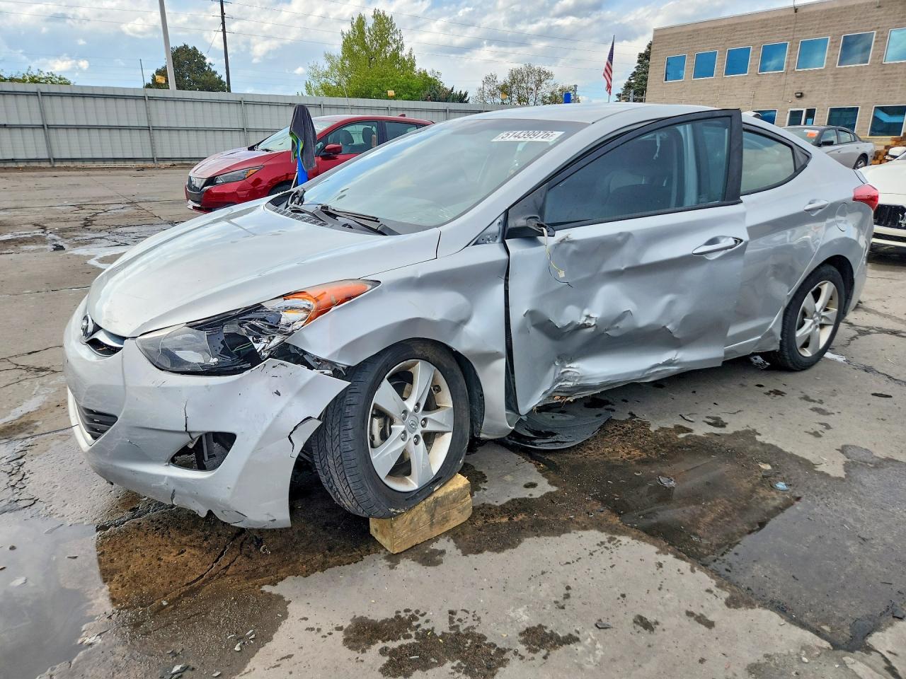 Salvage Hyundai ELANTRA Image