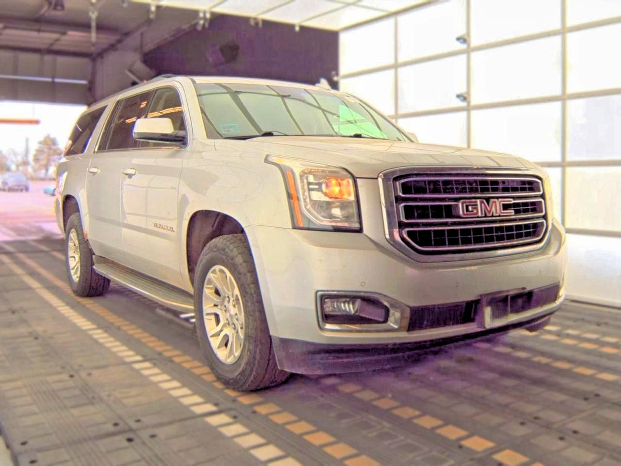Salvage GMC Yukon Image