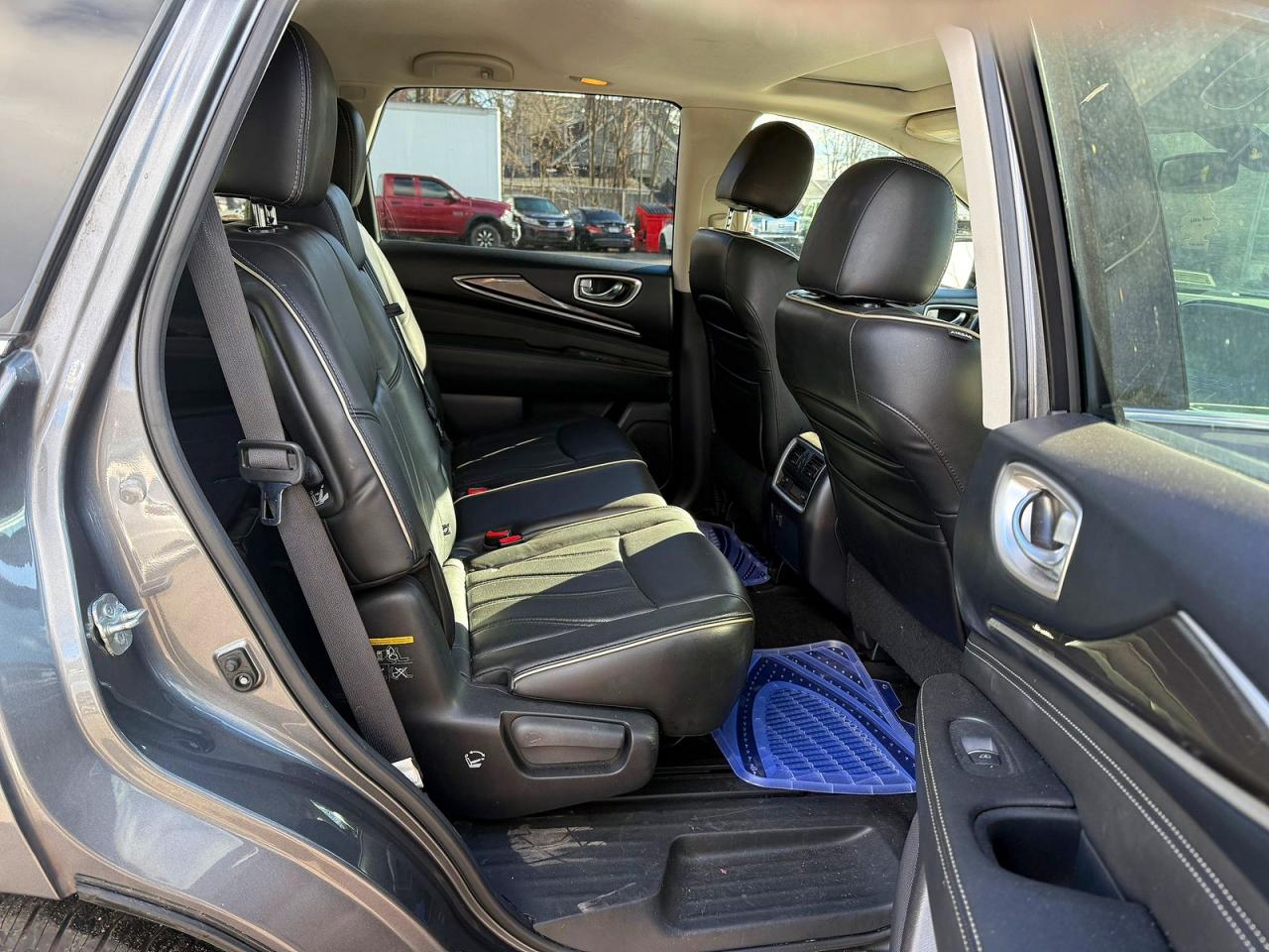 INFINITI Qx Base