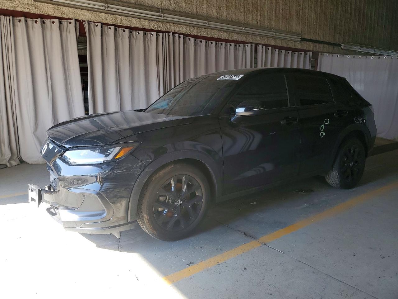 Salvage Honda HR-V Image