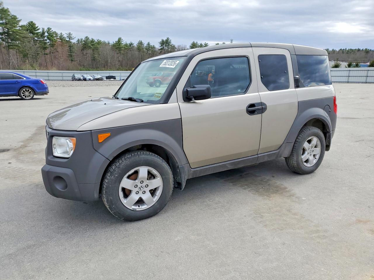 Salvage Honda Element Image