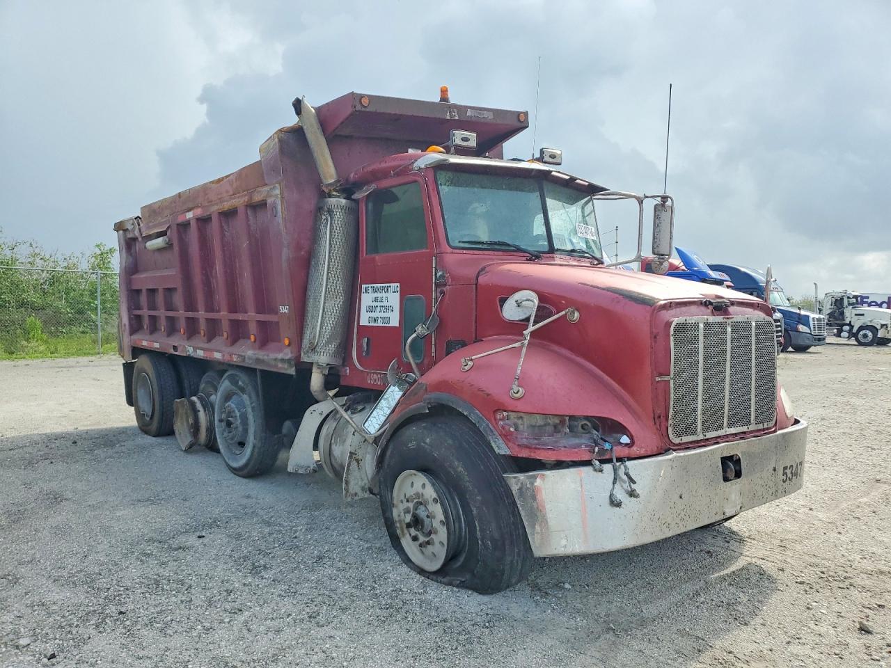 Salvage Peterbilt 335 Image