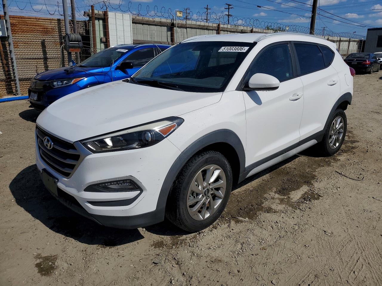 Salvage Hyundai TUCSON Image