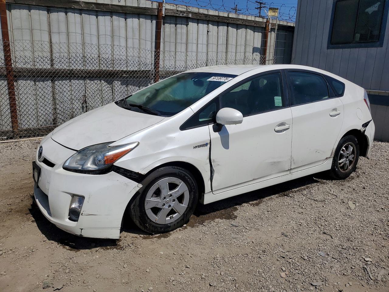Salvage Toyota Prius Image