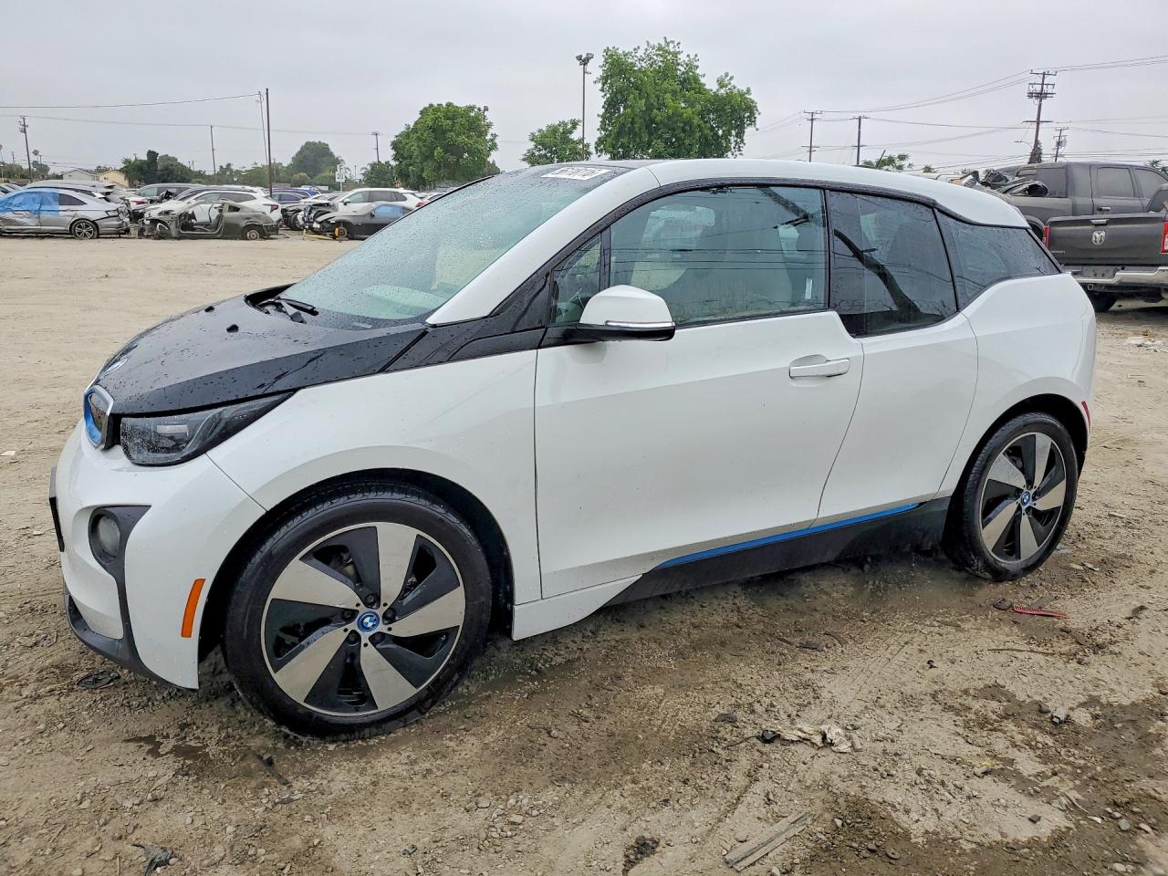 Salvage BMW i-Series Image