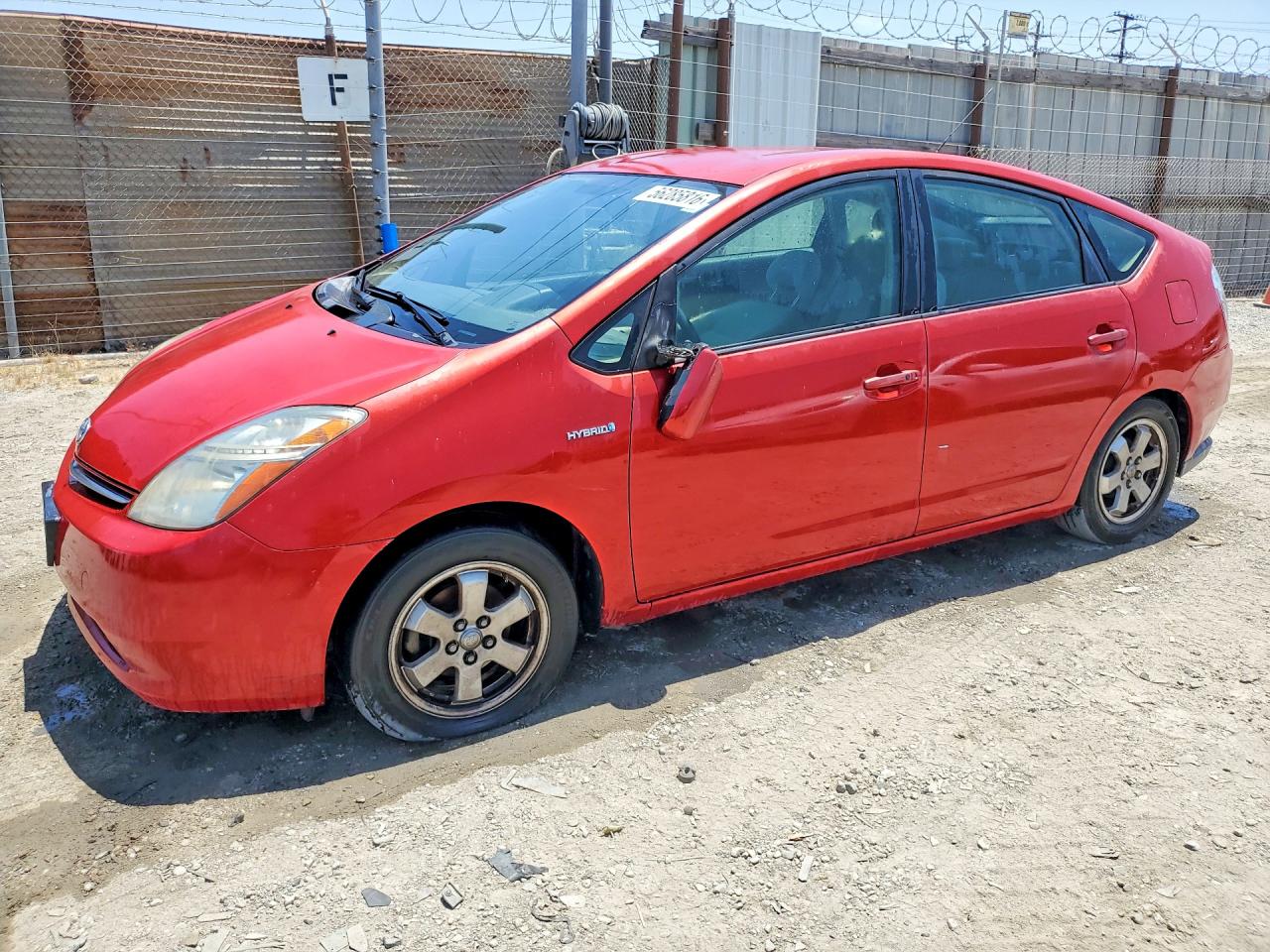 Salvage Toyota Prius Image