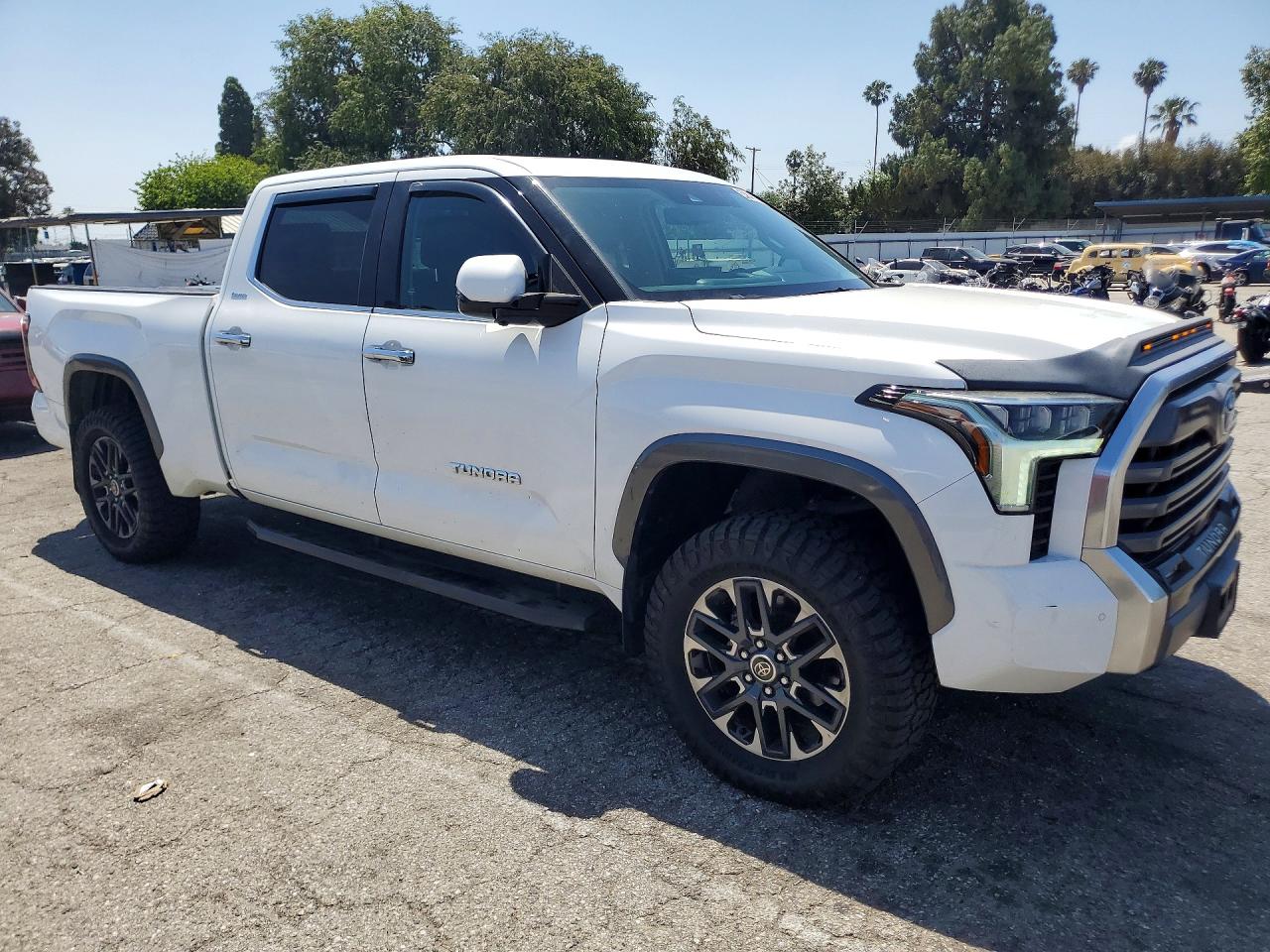 Toyota Tundra Crewmax Limited