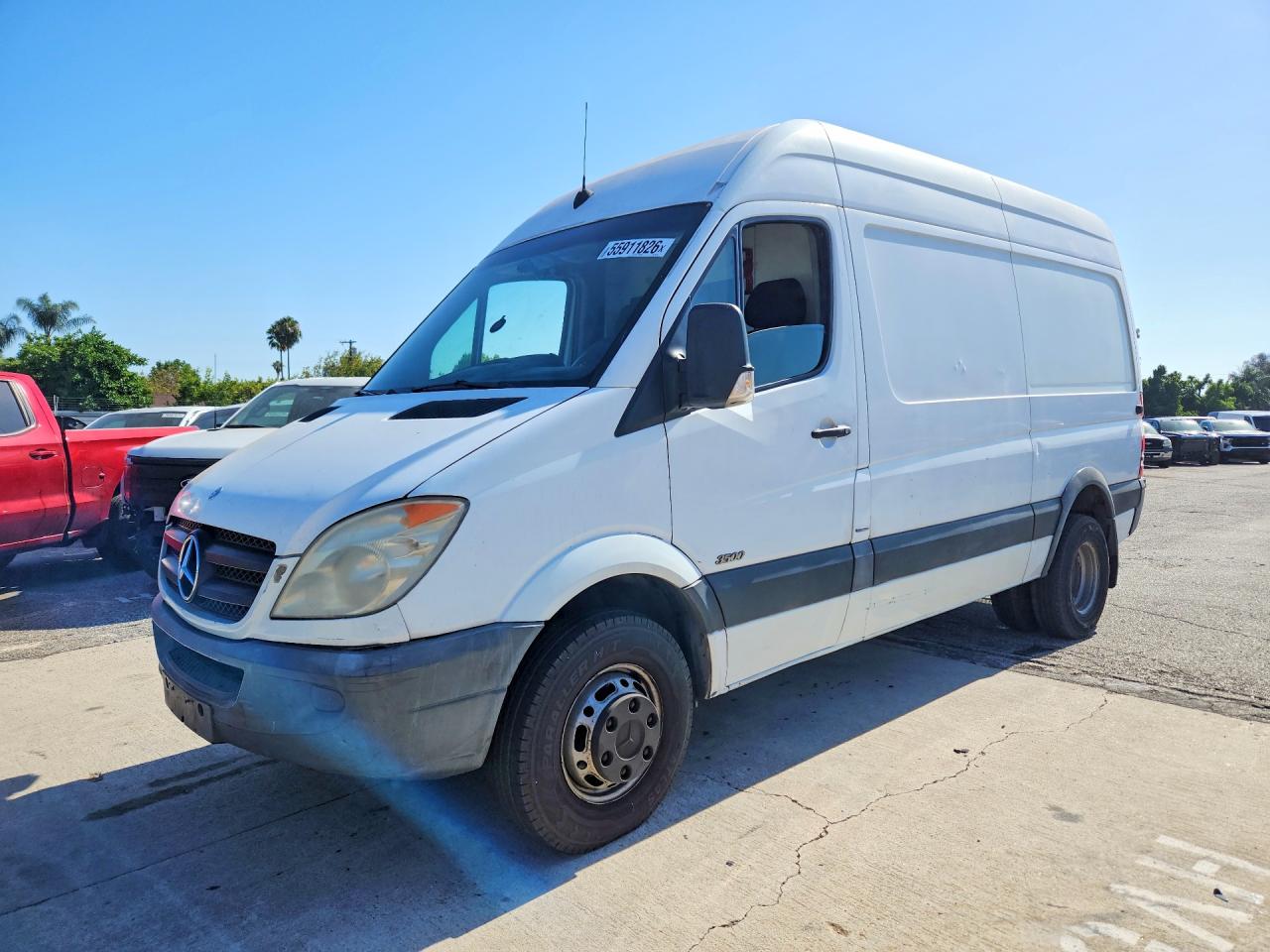 Salvage Mercedes-Benz Sprinter Image