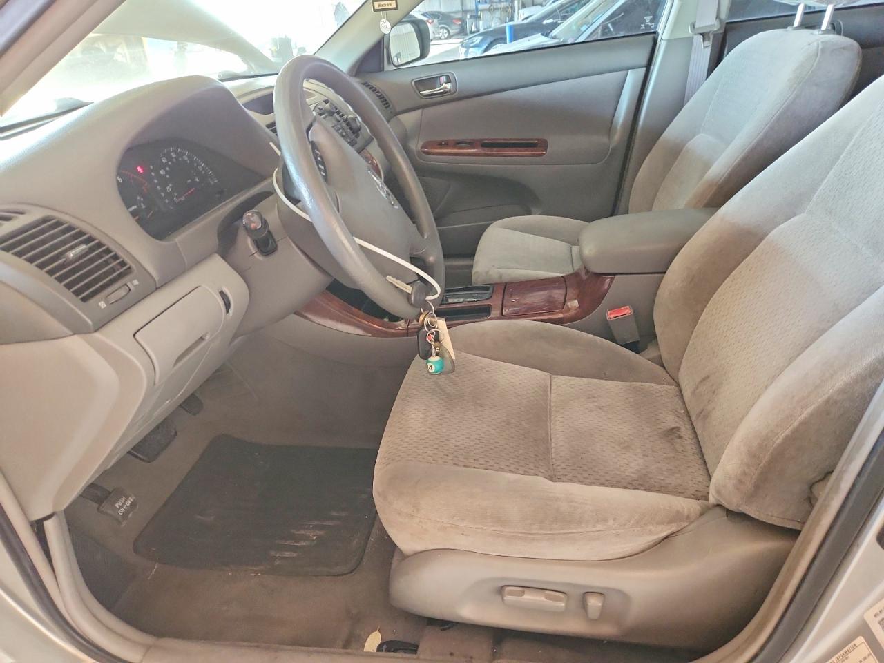 Toyota Camry Xle V6