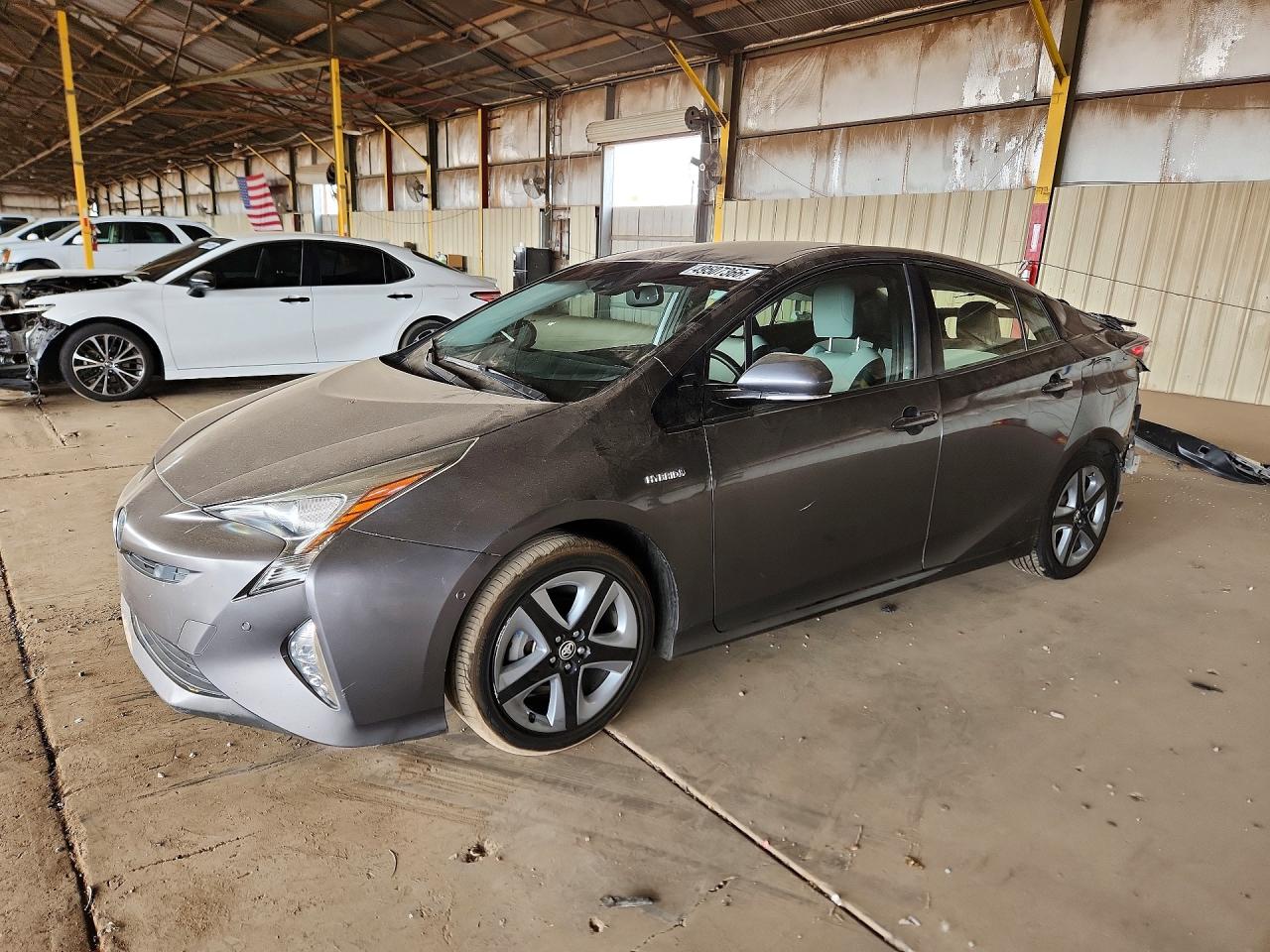 Salvage Toyota Prius Image