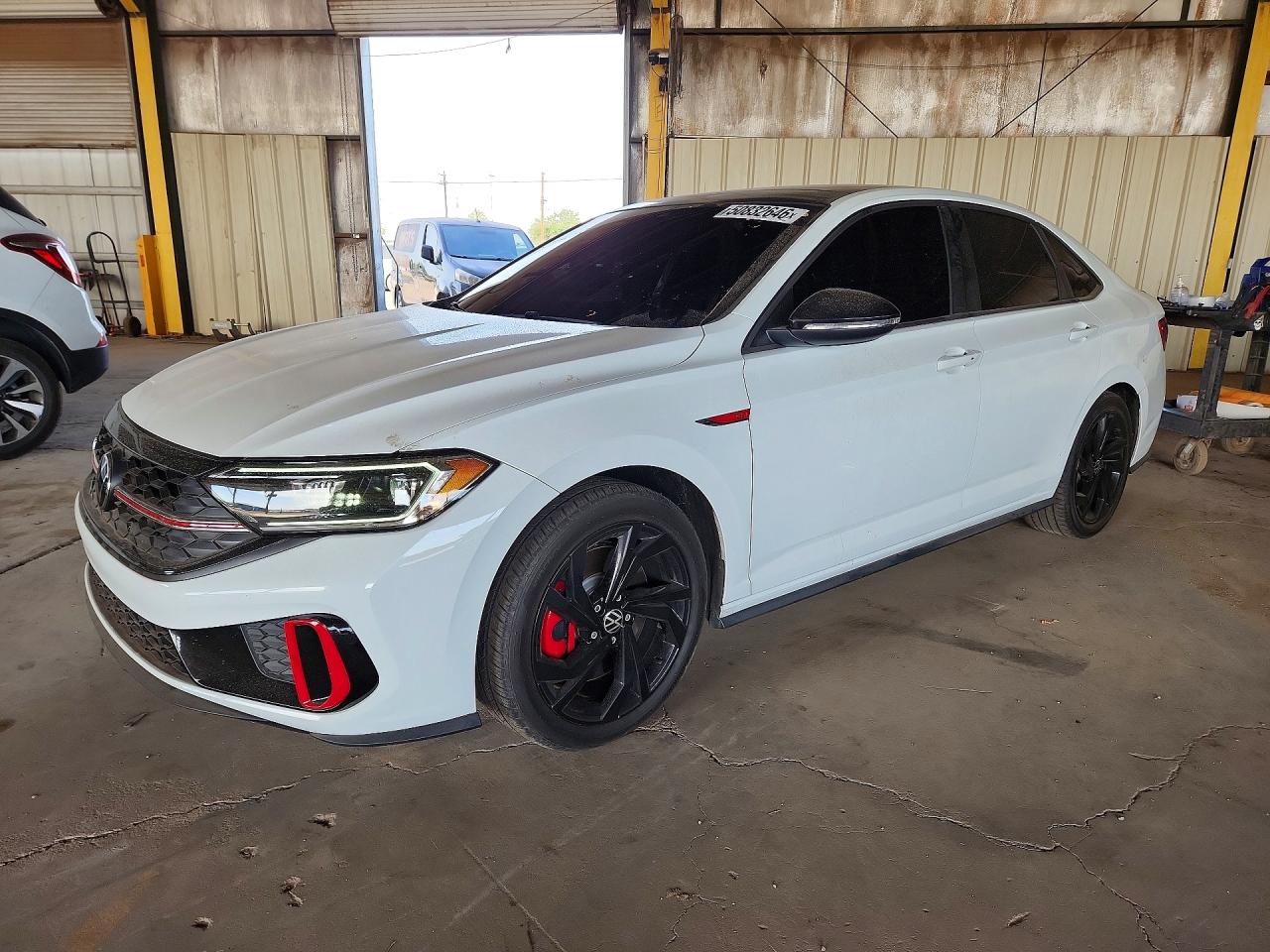 Salvage Volkswagen Jetta Image