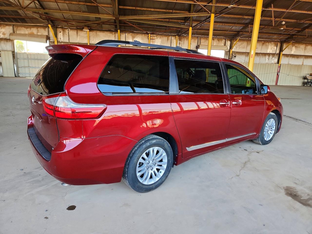 Toyota Sienna Xle 8-passenger