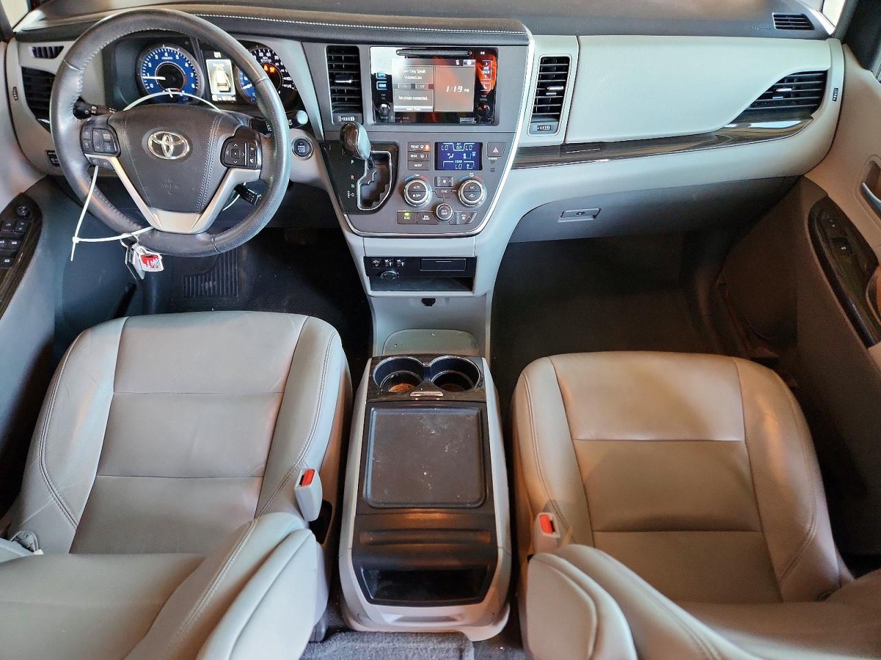 Toyota Sienna Xle 8-passenger