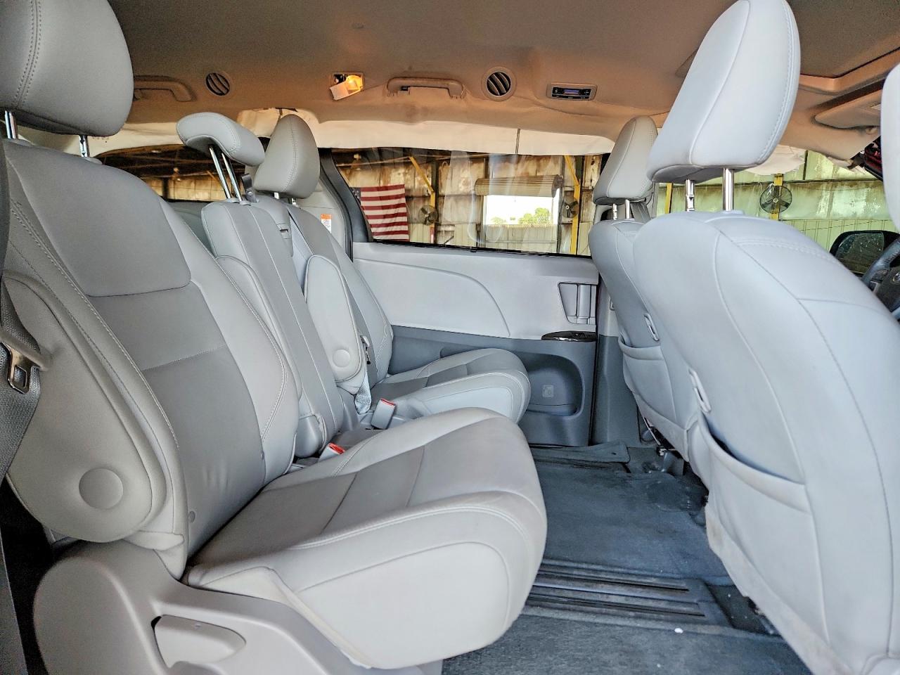 Toyota Sienna Xle 8-passenger