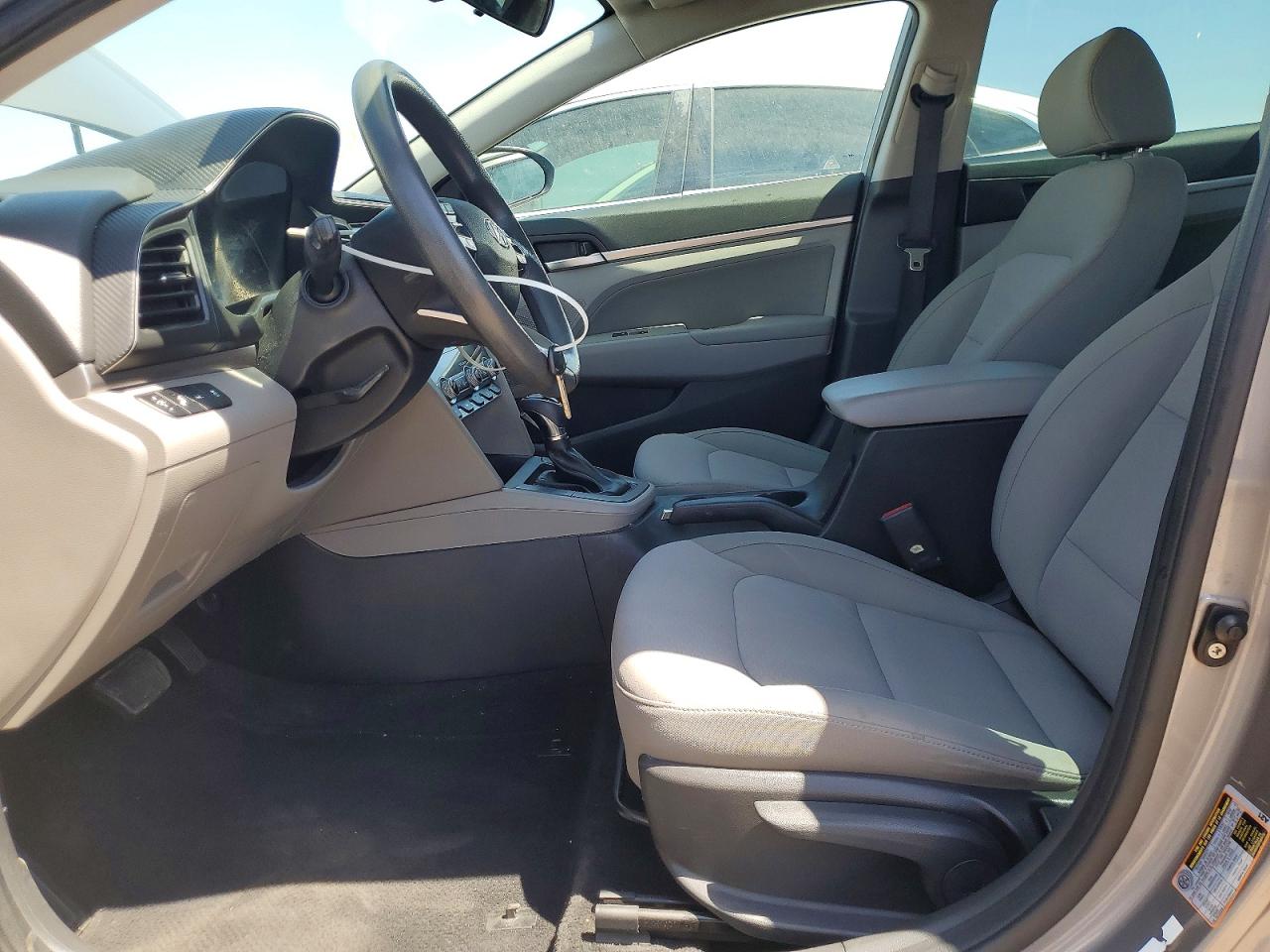 Hyundai ELANTRA Sel