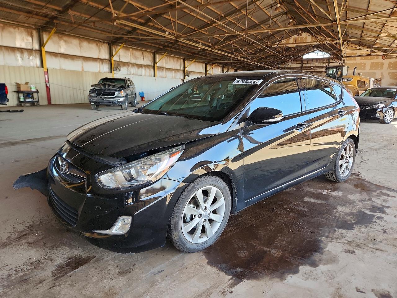 Salvage Hyundai ACCENT Image
