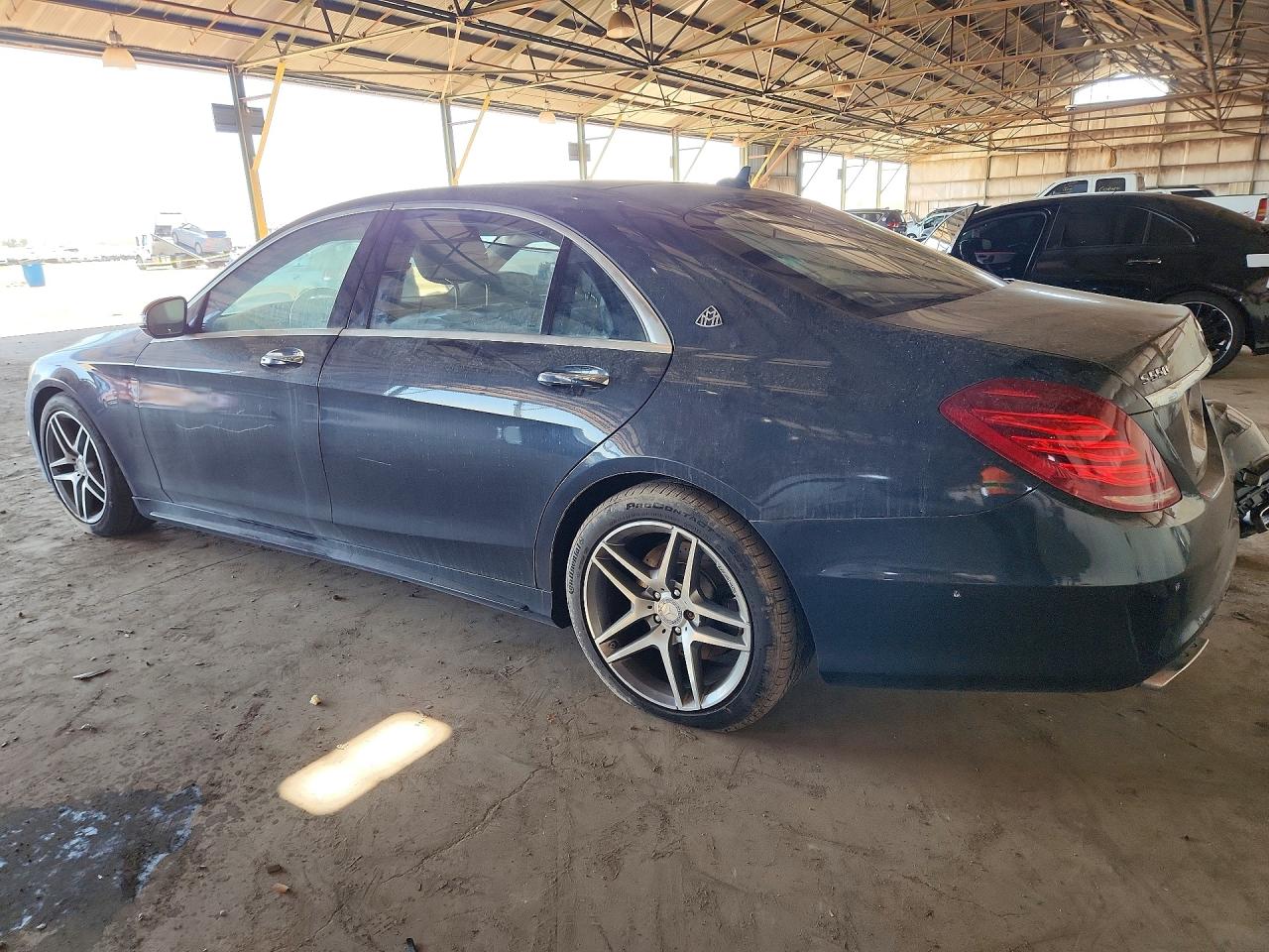 Mercedes-Benz S-Class 550