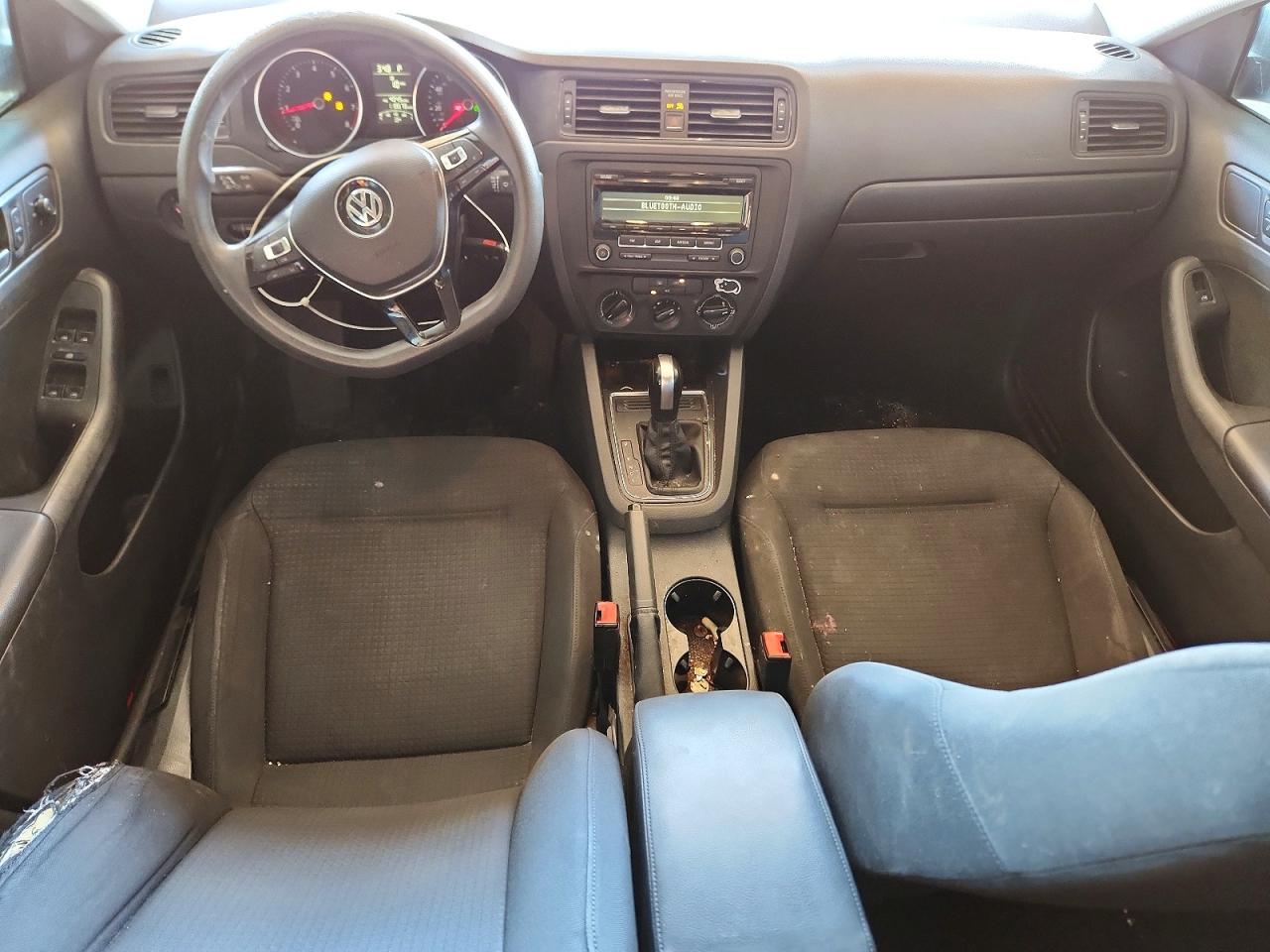 Volkswagen Jetta Base