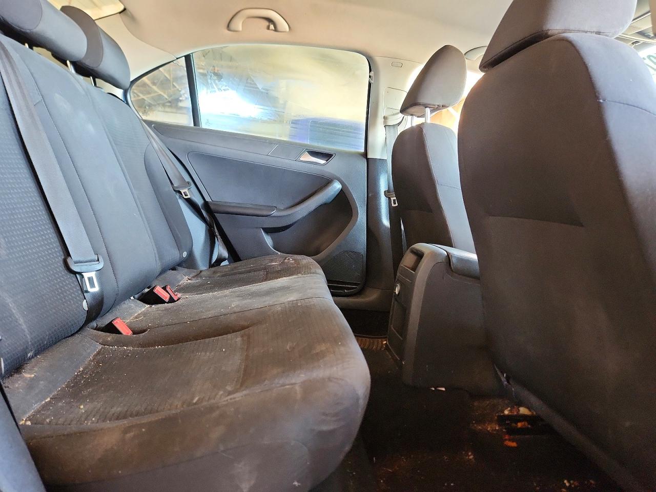 Volkswagen Jetta Base