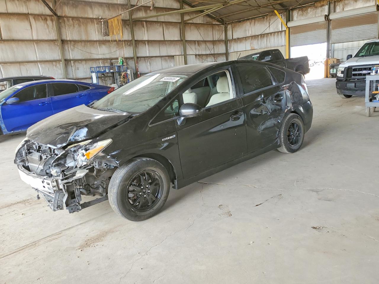 Salvage Toyota Prius Image