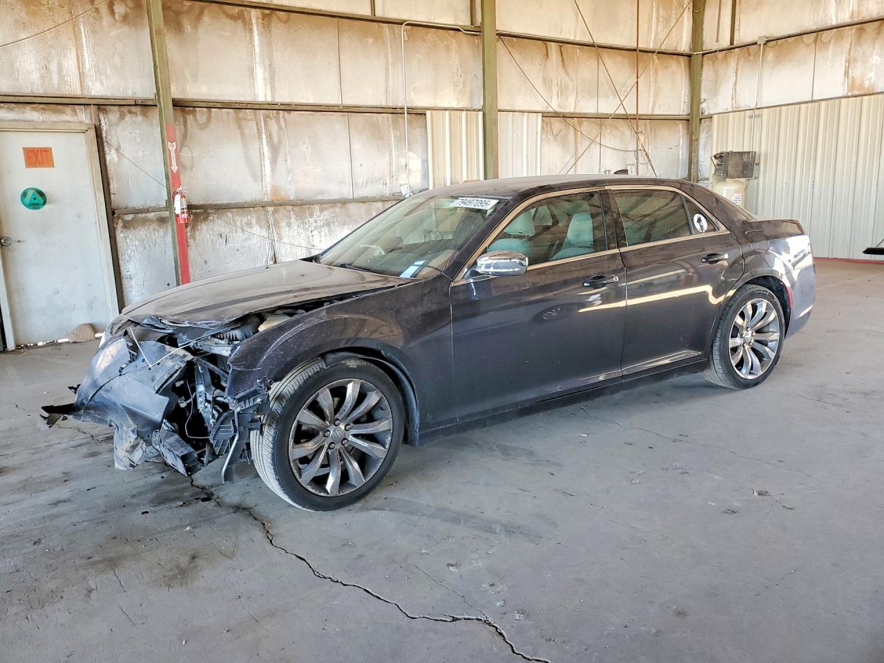 Salvage Chrysler 300 Image