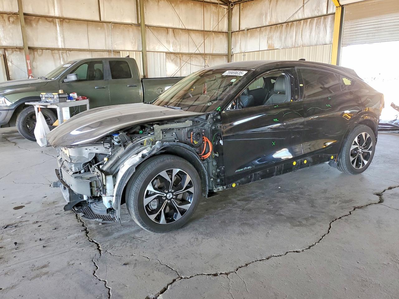 Salvage Ford Mustang Image