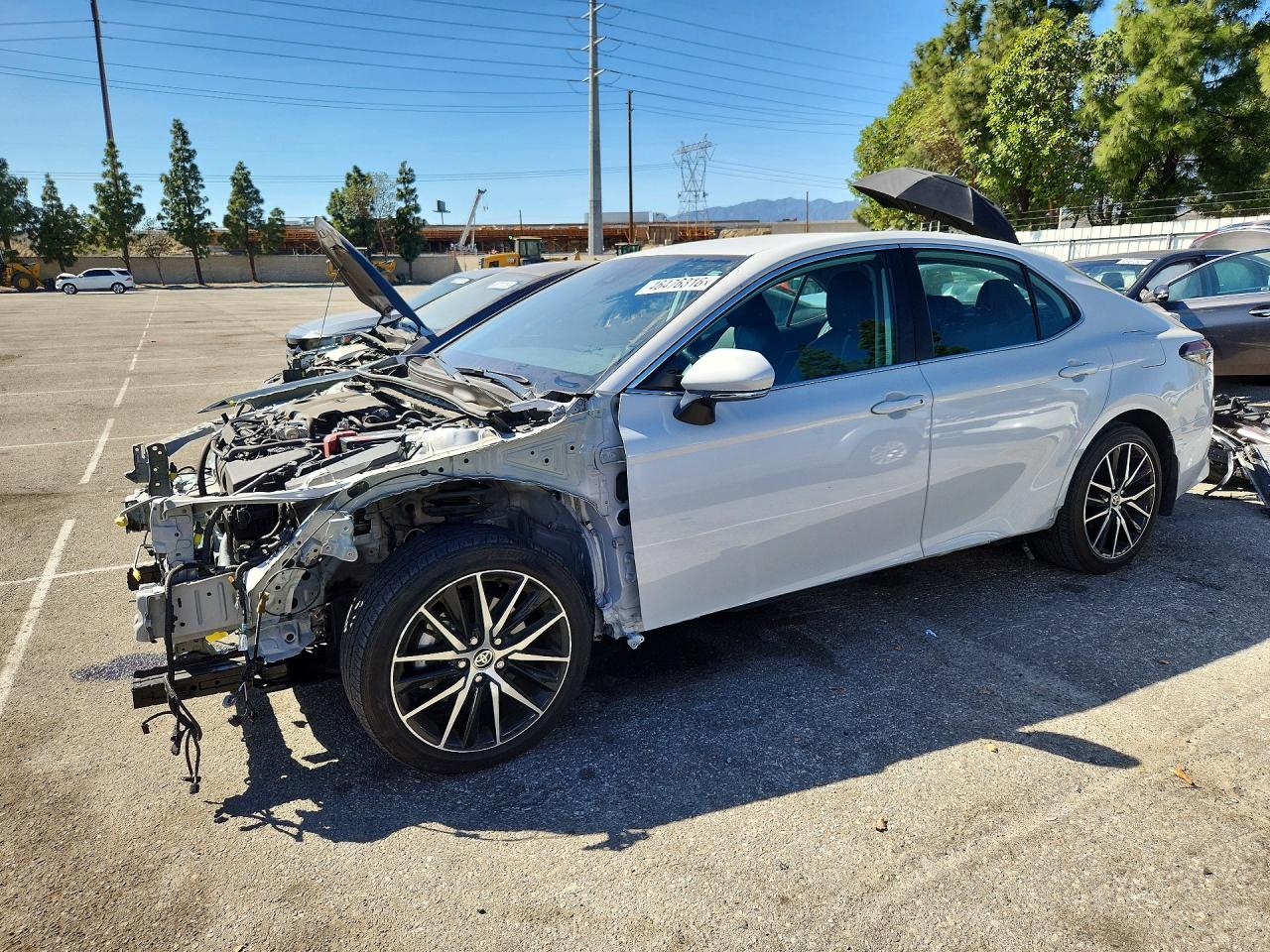 Salvage Toyota Camry Image