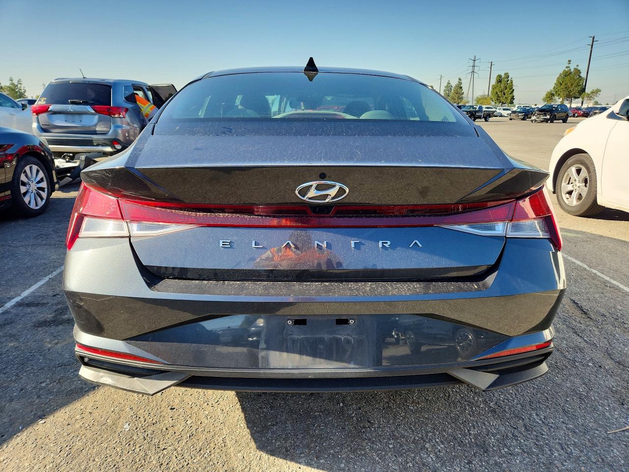 Hyundai ELANTRA Sel