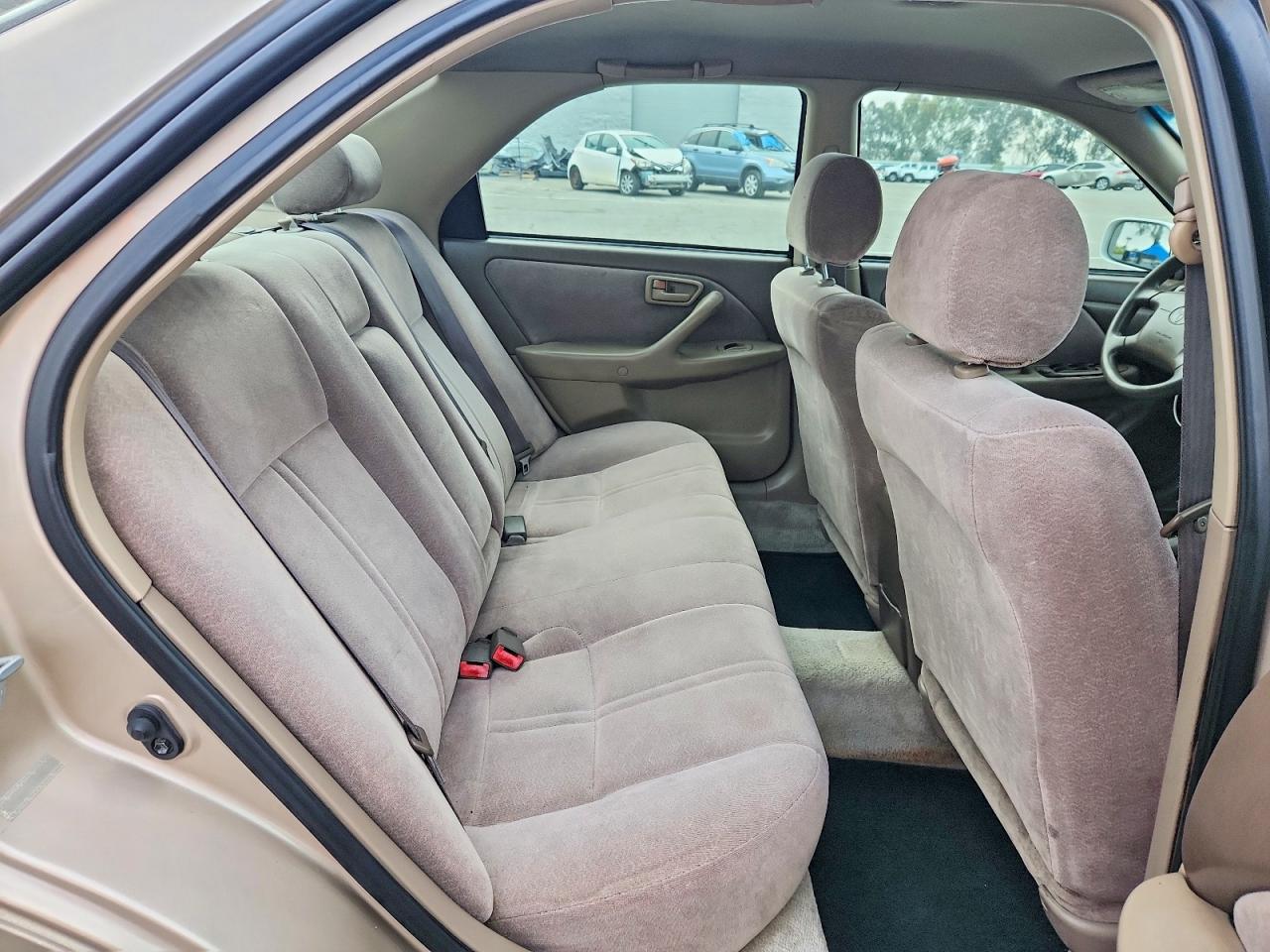 Toyota Camry Le V6