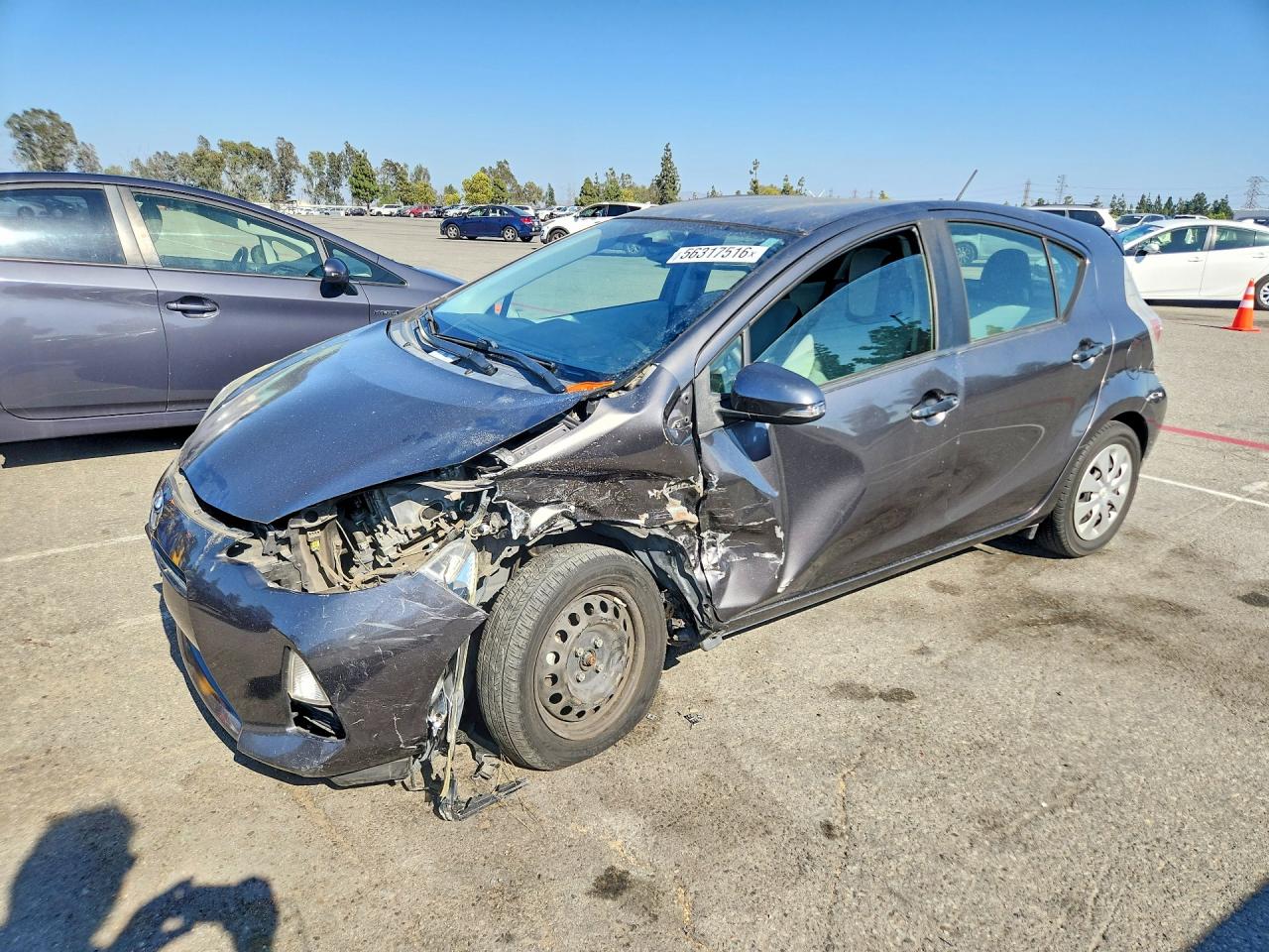 Salvage Toyota Prius Image