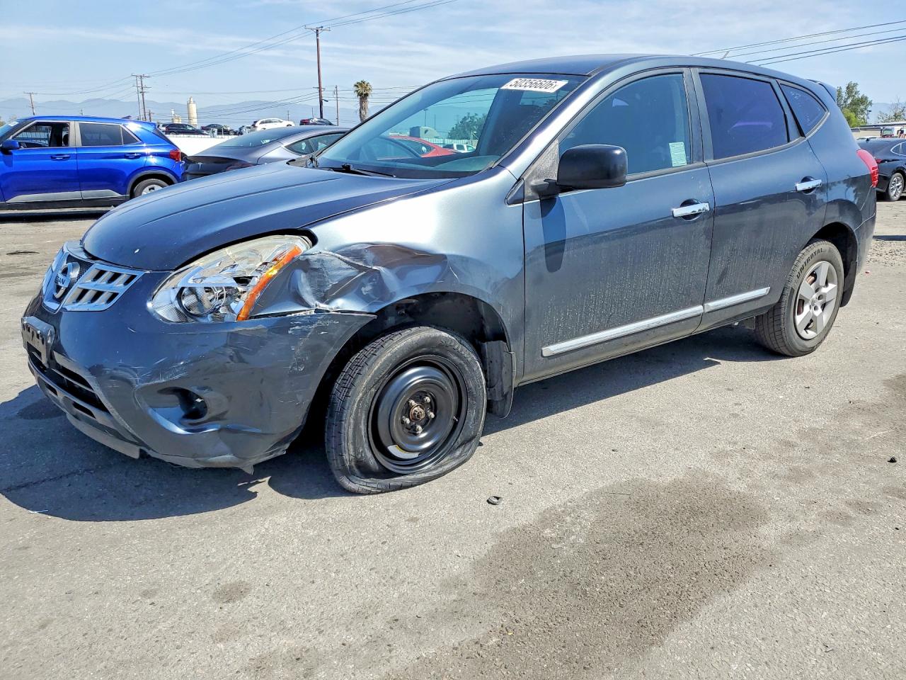 Salvage Nissan Rogue Image