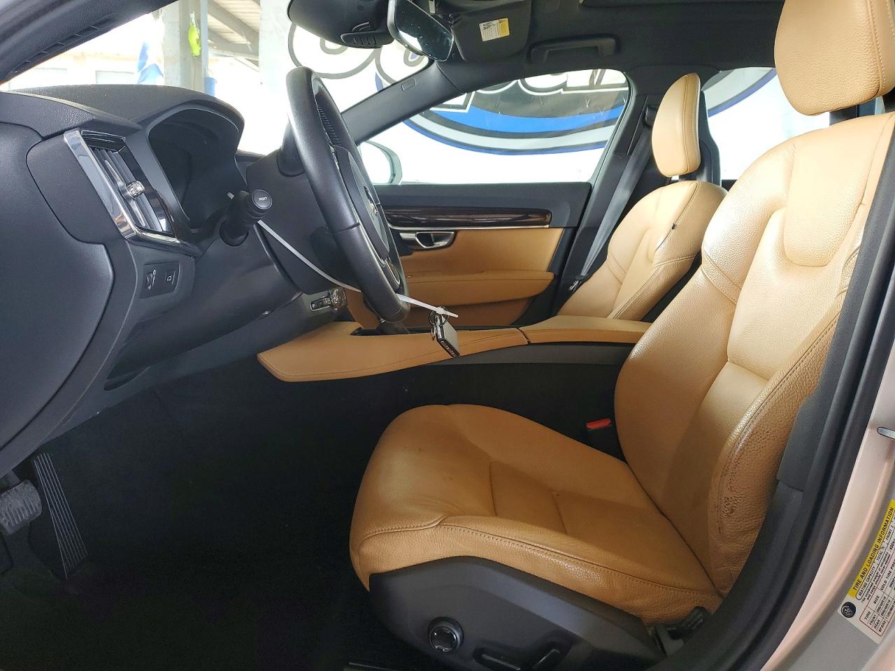 Volvo S90 T5 Momentum