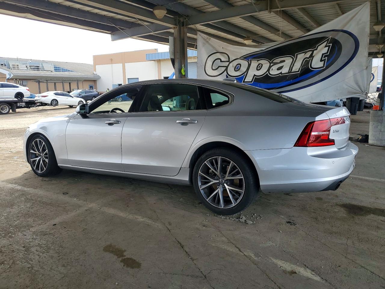 Volvo S90 T5 Momentum