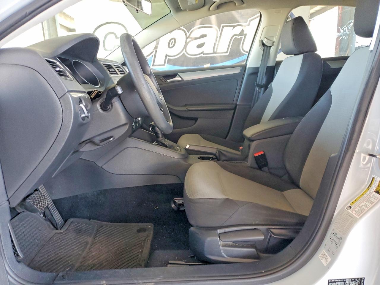 Volkswagen Jetta S