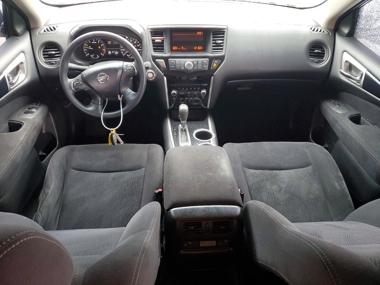 Nissan Pathfinder S