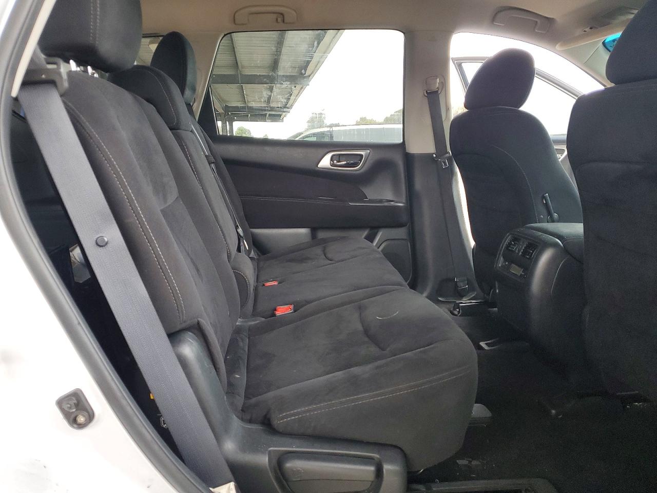 Nissan Pathfinder S