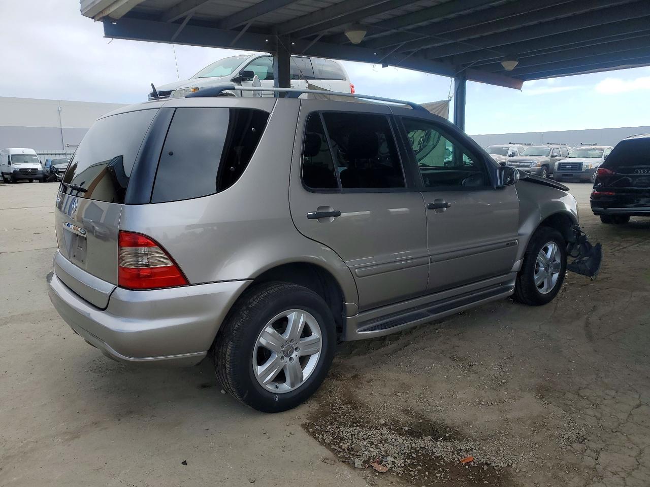 Mercedes-Benz M-Class 350