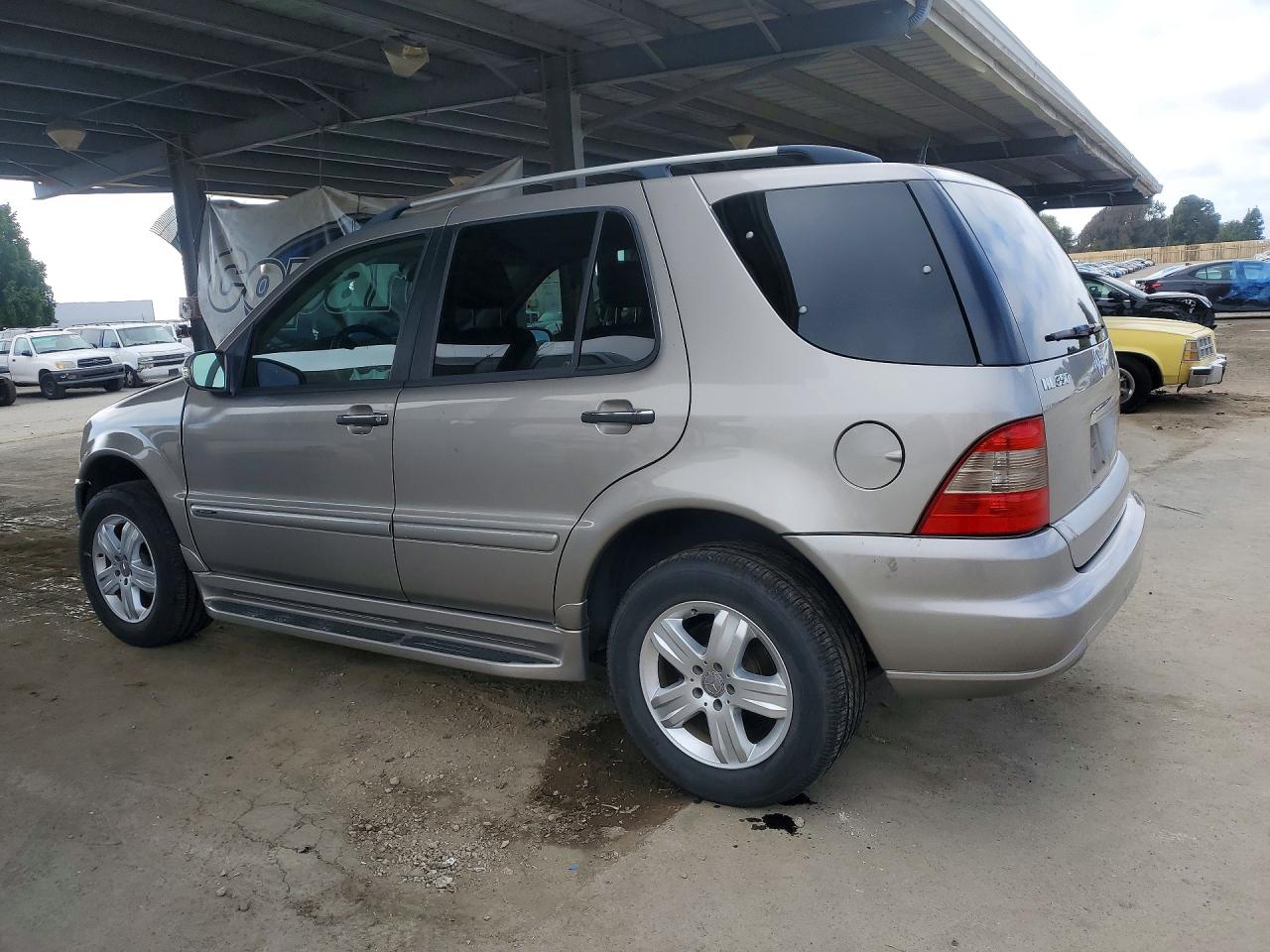 Mercedes-Benz M-Class 350