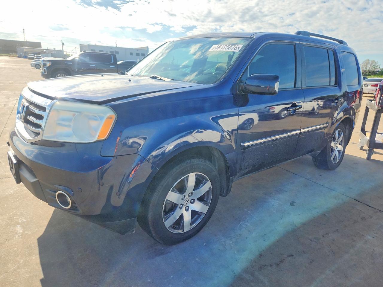 Salvage Honda Pilot Image