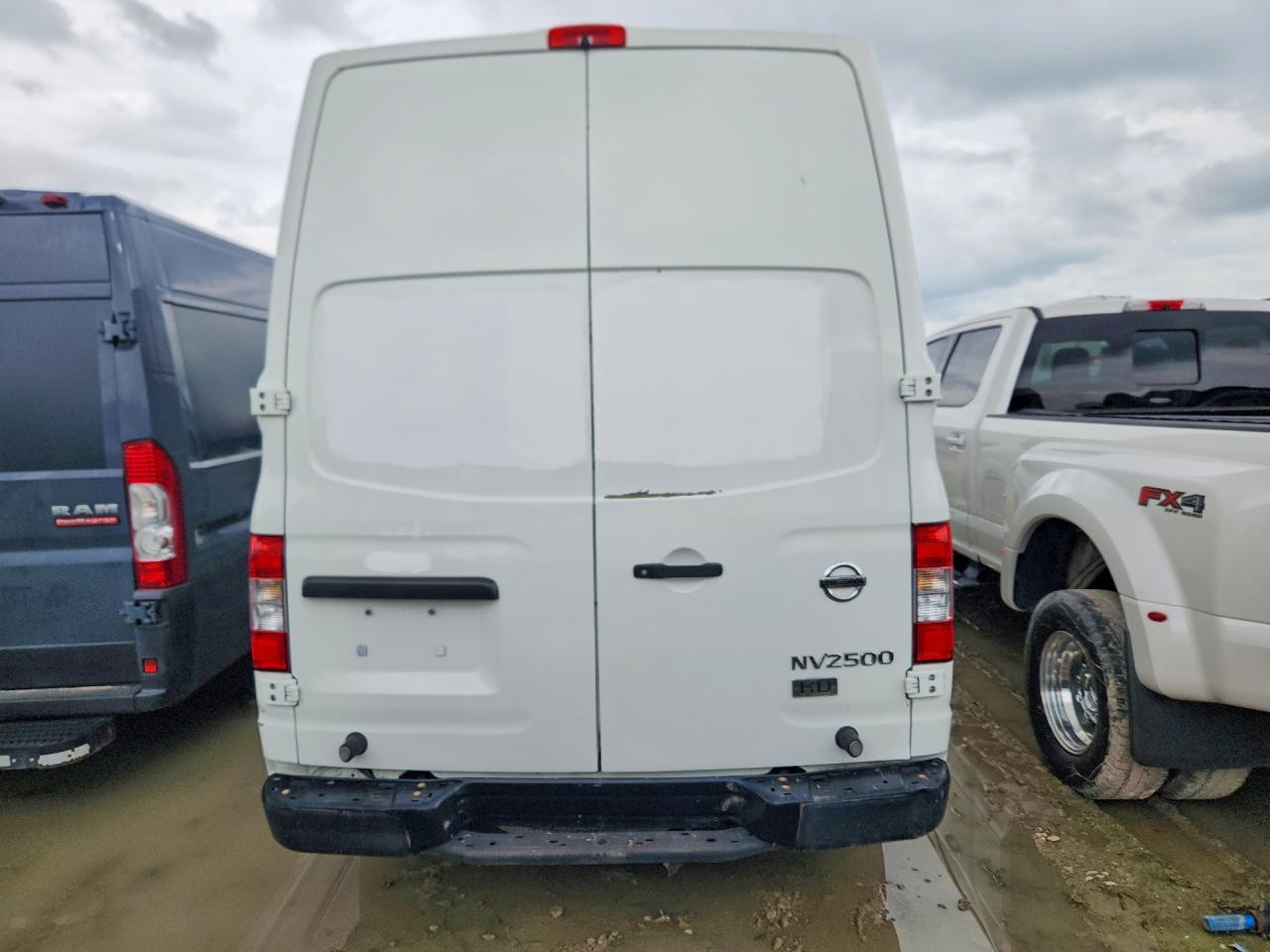 Nissan Nv 2500