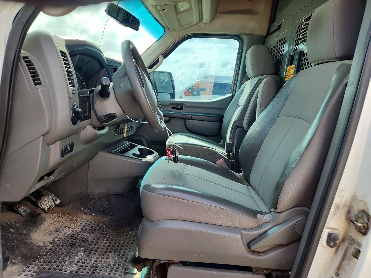 Nissan Nv 2500