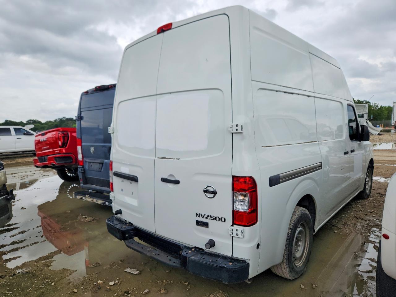 Nissan Nv 2500