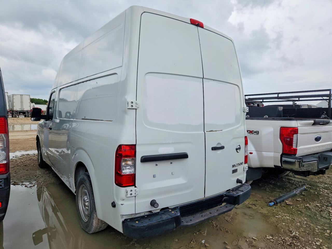Nissan Nv 2500