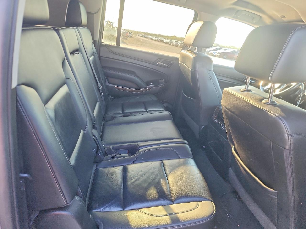 Chevrolet Suburban C1500 Lt