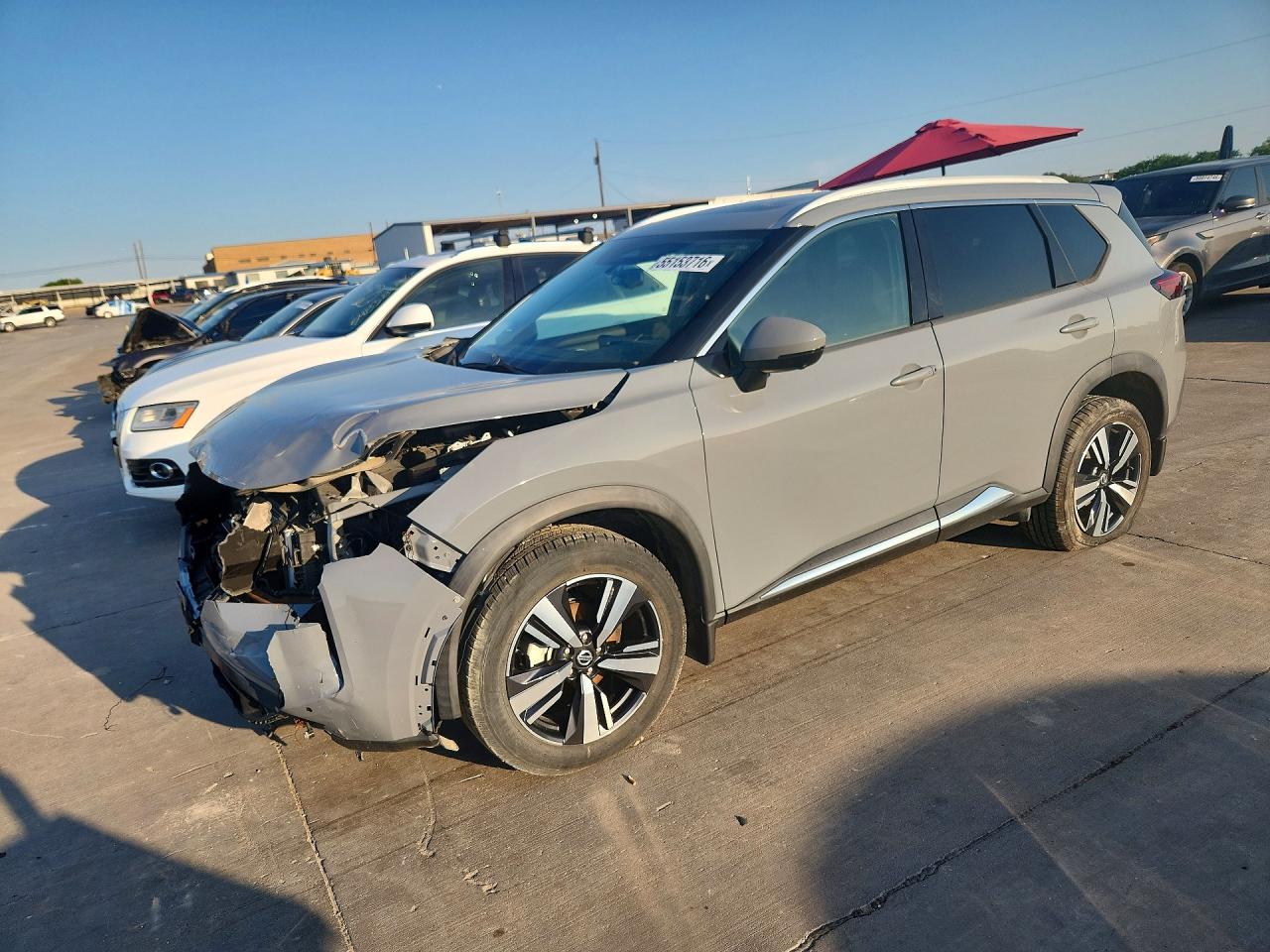 Salvage Nissan Rogue Image